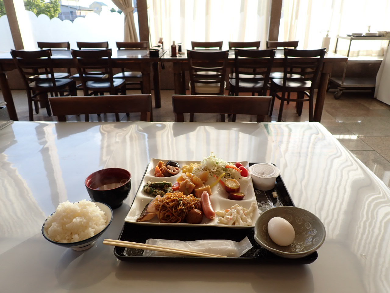朝食
